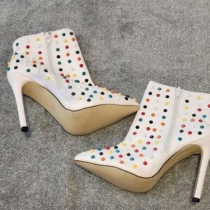 Rainbow Cat Skittle Studded Heels Women’s 38 White Stiletto Ankle Boots